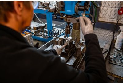 Équerre renforcée ou standard : quelles différences ?